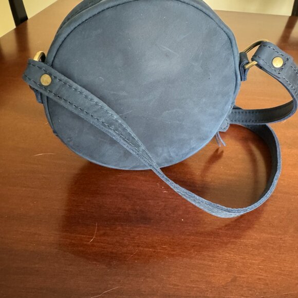 Portland Leather Circle Crossbody bag - Picture 5 of 6